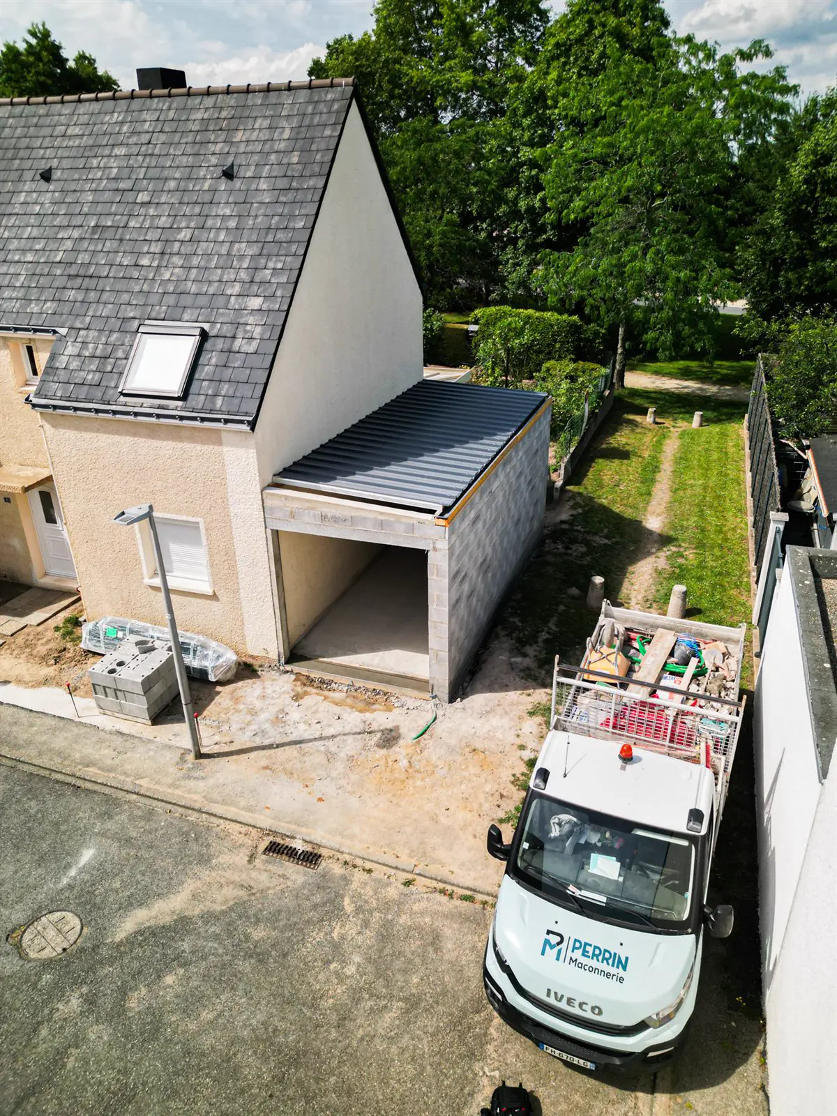 Extension de garage maçonnée à Saint-Avé par Perrin Maçonnerie