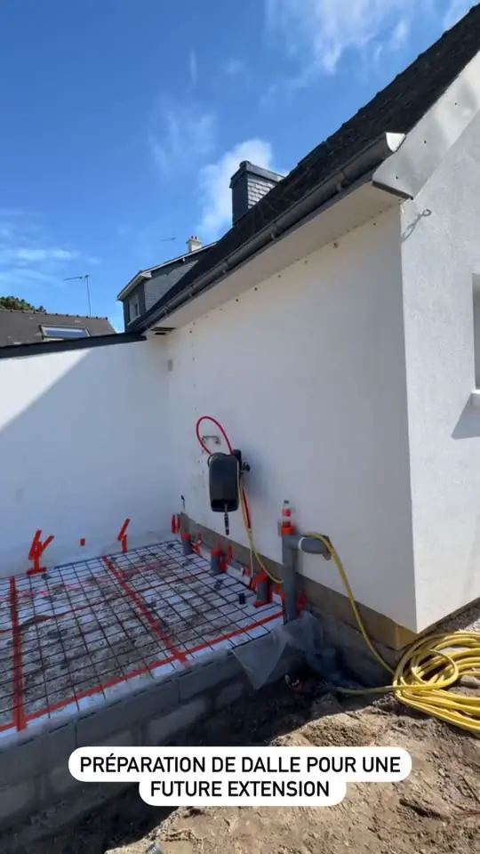Préparation d'une dalle avec ferraillage pour une extension